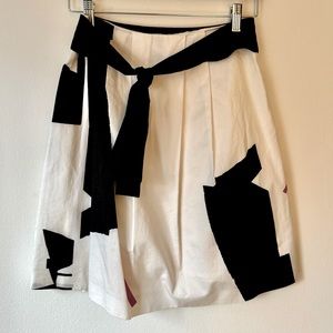 Theory Black & White Geometric Print Tie Waist A-Line Skirt